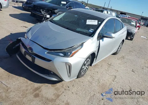 2020 Toyota Prius Le Awd-E z USA, uszkodzony, nr VIN JTDL9RFUXL3015271